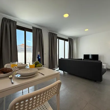 Apartamento Tropicalidays Atico Marina 35 *
